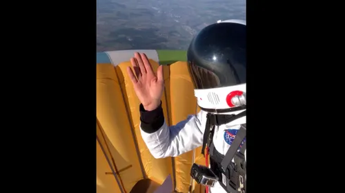 Châtellerault : debout sur une montgolfière à 4.000m de haut pour...